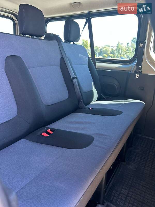 Мінівен Opel Vivaro 2015 в Львові