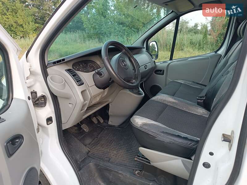 Opel Vivaro 2005