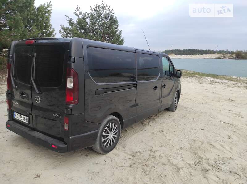 Мінівен Opel Vivaro 2015 в Львові