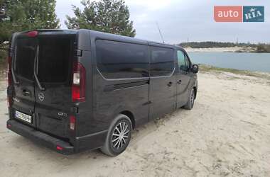 Мінівен Opel Vivaro 2015 в Львові