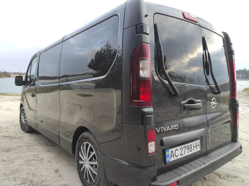 Мінівен Opel Vivaro 2015 в Львові