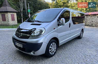 Мінівен Opel Vivaro 2013 в Чернівцях