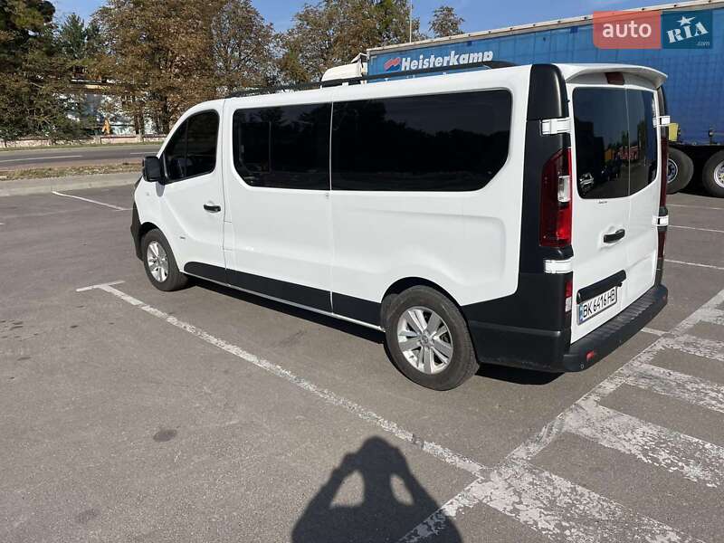 Мінівен Opel Vivaro 2016 в Рівному