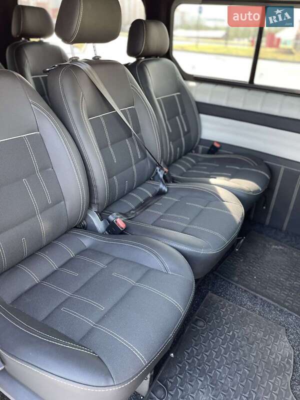 Мінівен Opel Vivaro 2016 в Рівному