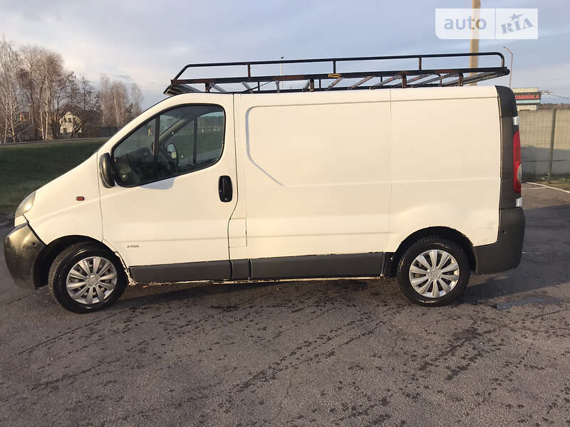 Грузовой фургон Opel Vivaro 2003 в Костополе