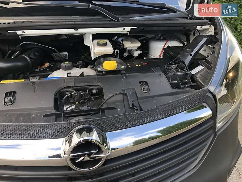 Мінівен Opel Vivaro 2016 в Рівному