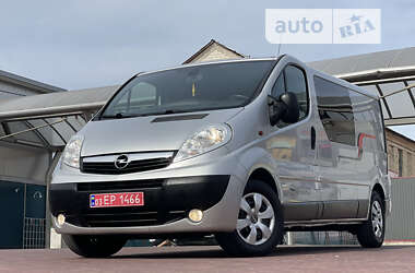 Минивэн Opel Vivaro 2013 в Ровно