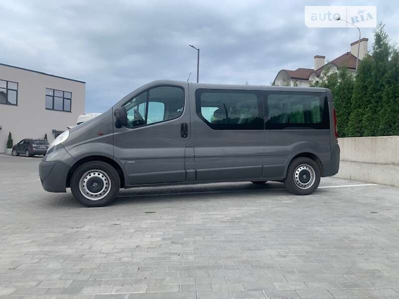 Мінівен Opel Vivaro 2012 в Рівному