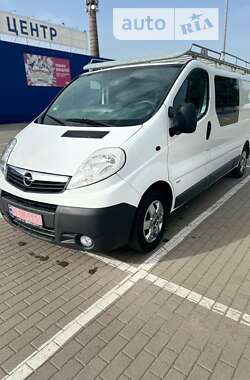 Вантажопасажирський фургон Opel Vivaro 2011 в Нововолинську