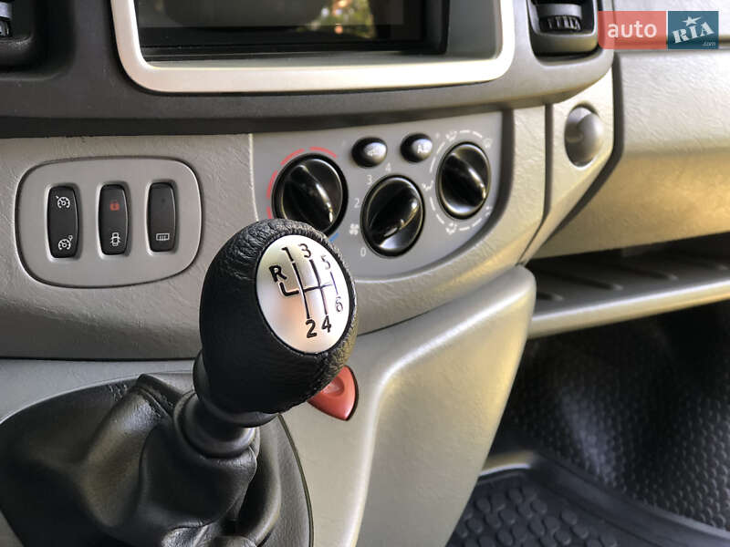 Минивэн Opel Vivaro 2012 в Ивано-Франковске