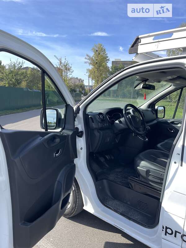 Минивэн Opel Vivaro 2015 в Ивано-Франковске