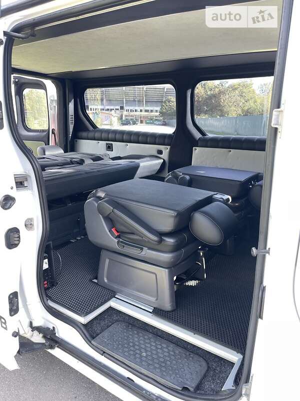 Минивэн Opel Vivaro 2015 в Ивано-Франковске