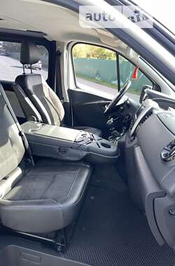 Минивэн Opel Vivaro 2015 в 