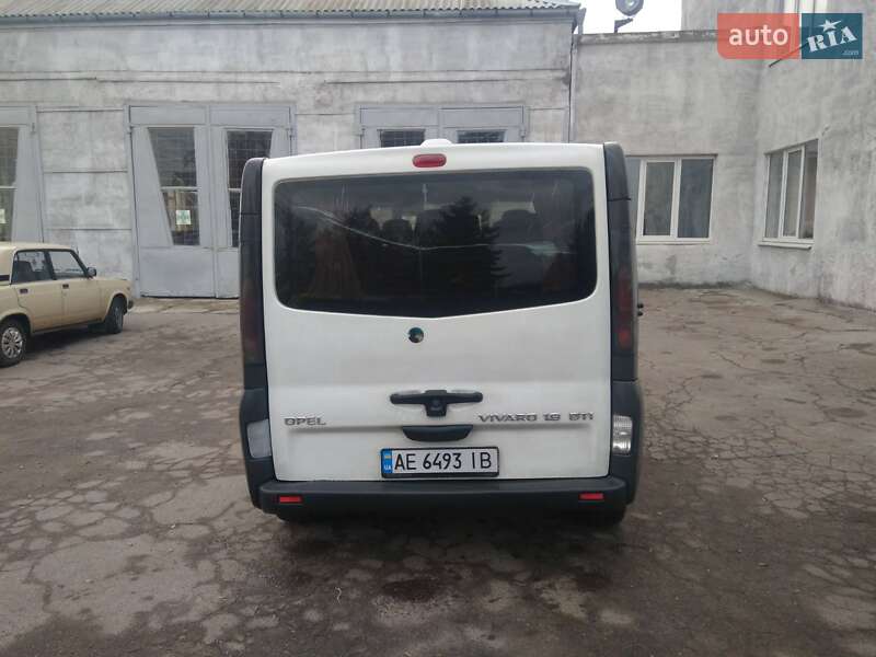 Минивэн Opel Vivaro 2004 в Новомосковске