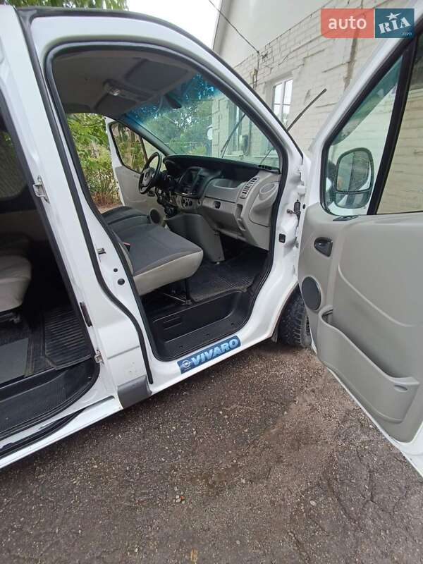 Мінівен Opel Vivaro 2012 в Компаніївці