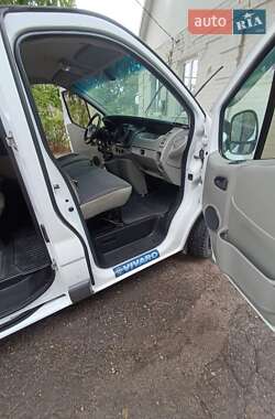 Минивэн Opel Vivaro 2012 в 