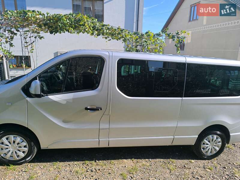 Мінівен Opel Vivaro 2017 в Дрогобичі