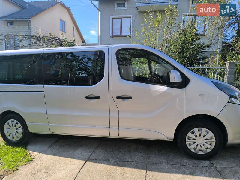 Мінівен Opel Vivaro 2017 в Дрогобичі