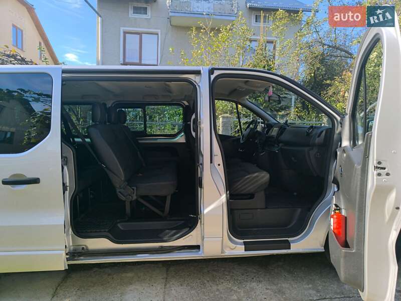 Мінівен Opel Vivaro 2017 в Дрогобичі