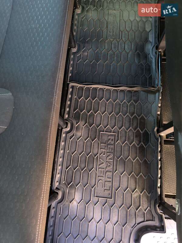 Мінівен Opel Vivaro 2017 в Дрогобичі