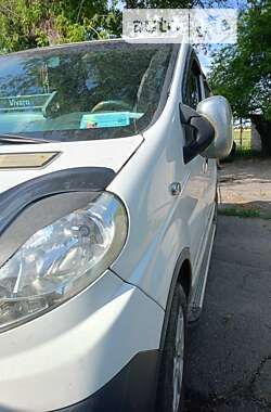 Минивэн Opel Vivaro 2010 в Киеве