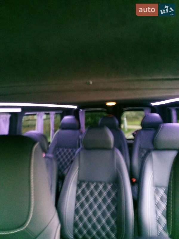 Мінівен Opel Vivaro 2015 в Нересниці