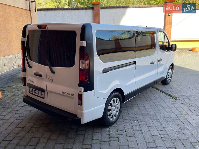 Мінівен Opel Vivaro 2016 в Коломиї