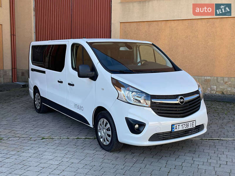 Мінівен Opel Vivaro 2016 в Коломиї