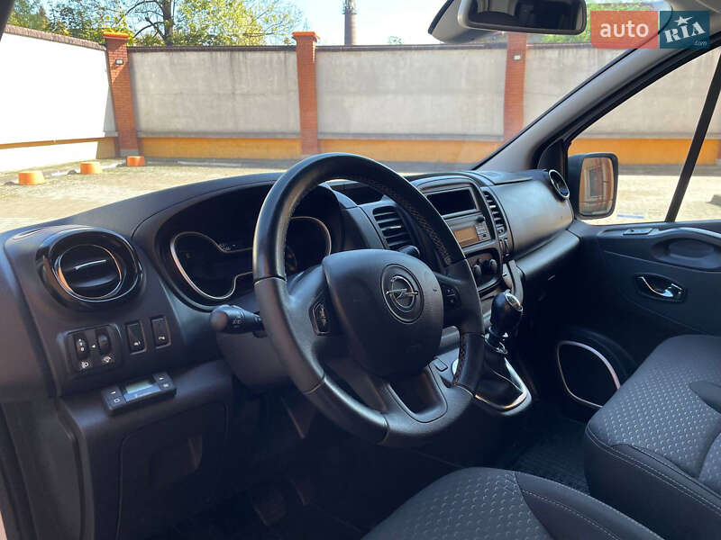 Мінівен Opel Vivaro 2016 в Коломиї