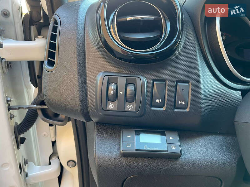 Мінівен Opel Vivaro 2016 в Коломиї