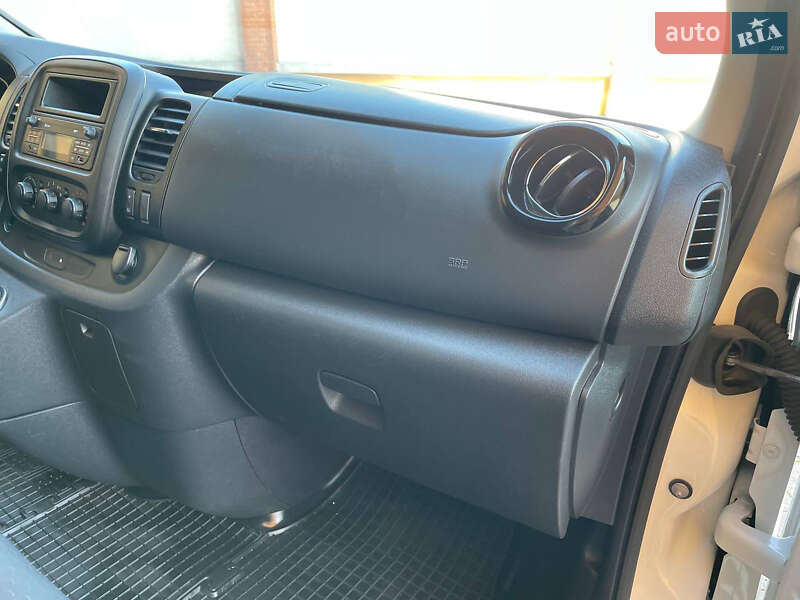 Мінівен Opel Vivaro 2016 в Коломиї