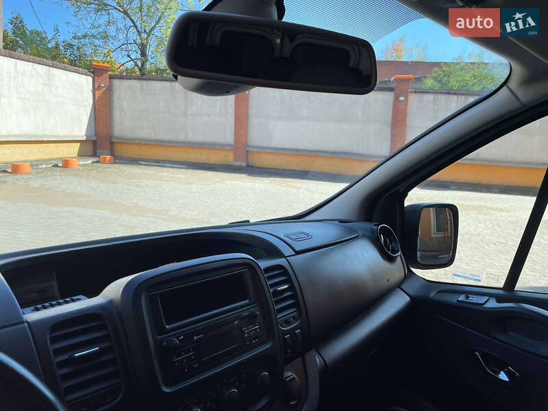 Мінівен Opel Vivaro 2016 в Коломиї