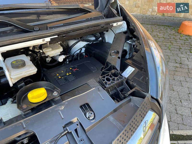 Мінівен Opel Vivaro 2016 в Коломиї