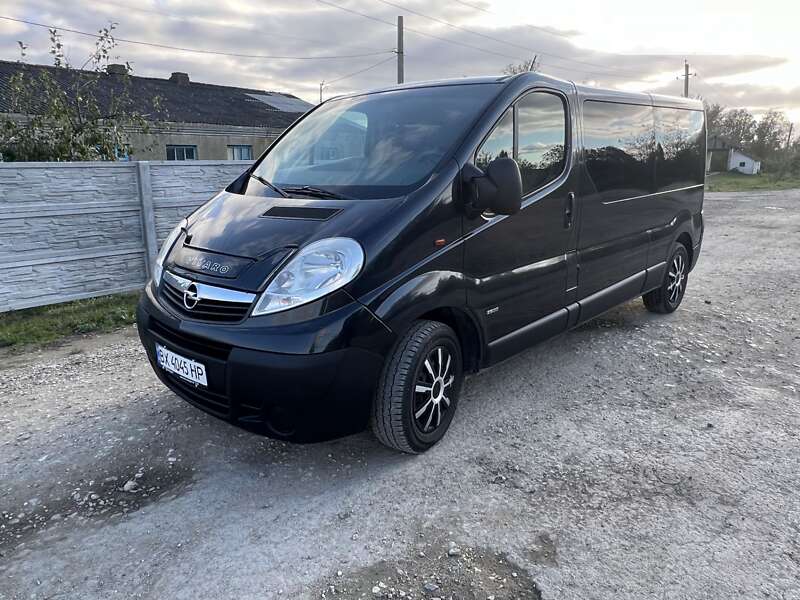 Минивэн Opel Vivaro 2011 в Новой Ушице