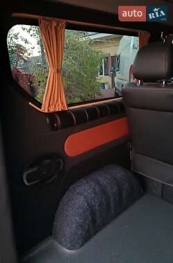 Минивэн Opel Vivaro 2016 в 