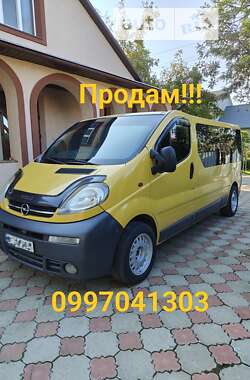 Мінівен Opel Vivaro 2004 в Чернівцях