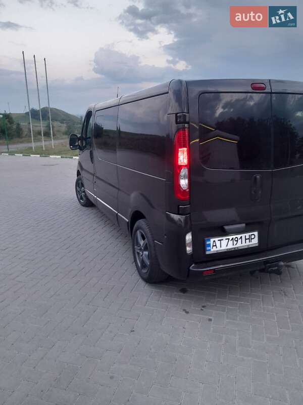 Минивэн Opel Vivaro 2007 в Городенке