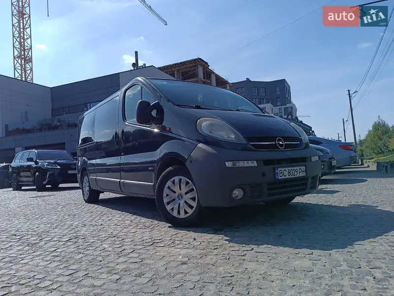 Минивэн Opel Vivaro 2003 в 