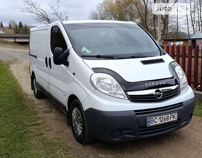 Грузовой фургон Opel Vivaro 2011 в Сколе