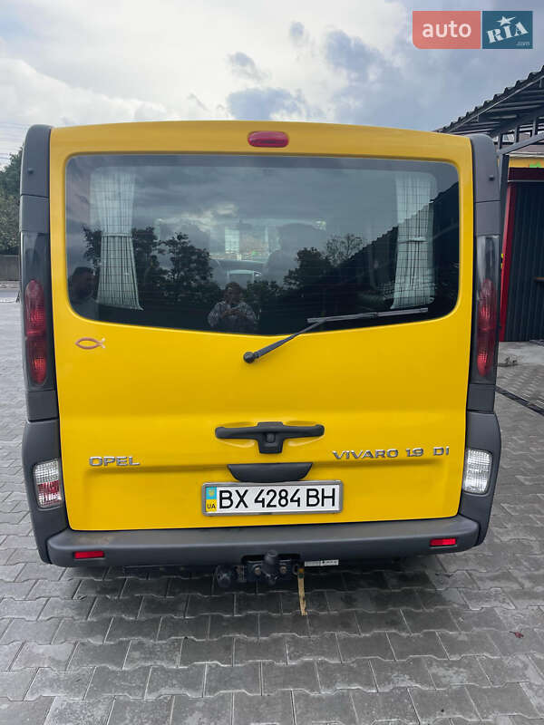 Мінівен Opel Vivaro 2004 в Полонному