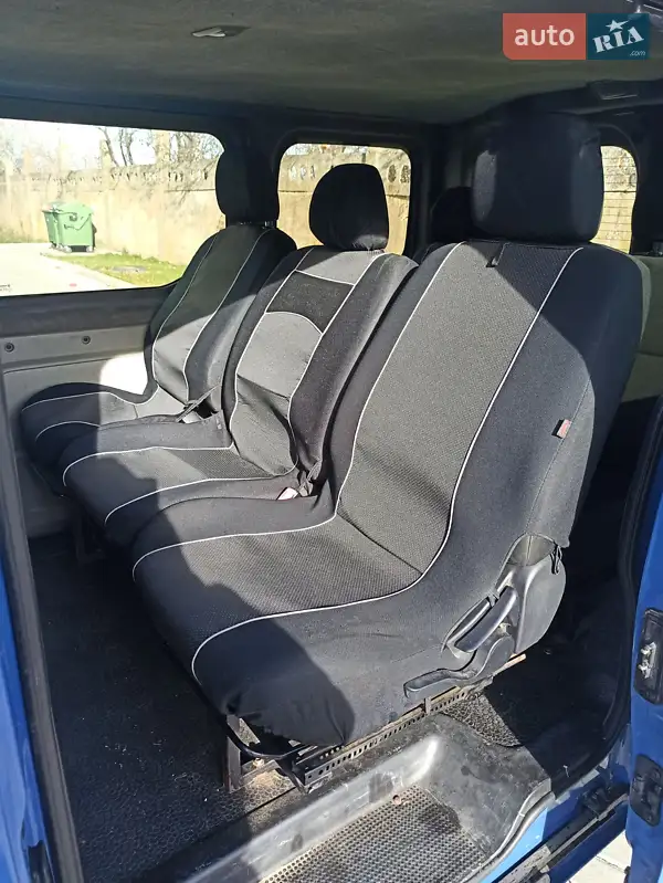 Минивэн Opel Vivaro 2009 в 