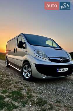 Вантажний фургон Opel Vivaro 2012 в Хотині