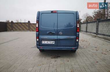 Минивэн Opel Vivaro 2016 в 
