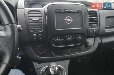 Минивэн Opel Vivaro 2016 в 
