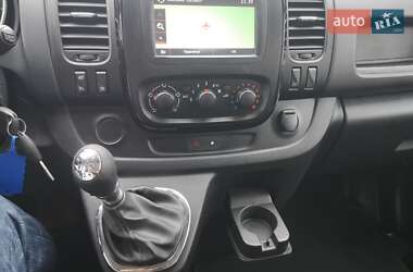 Минивэн Opel Vivaro 2016 в 