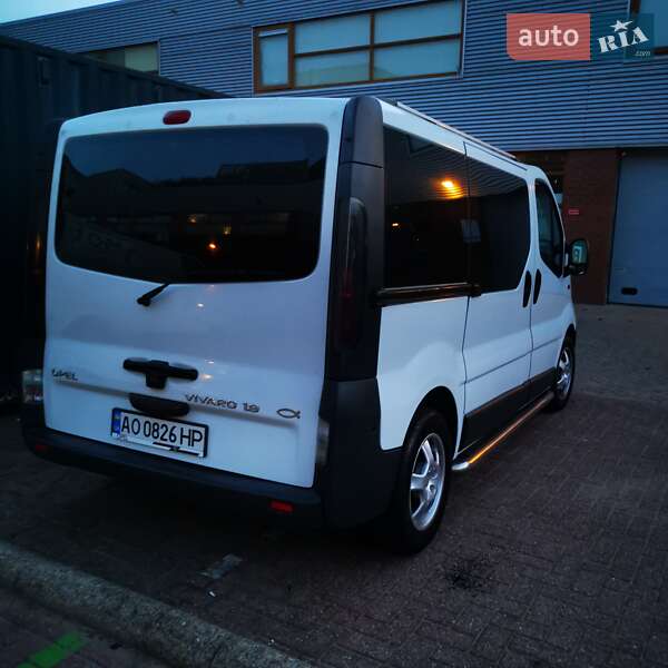 Минивэн Opel Vivaro 2005 в Виноградове