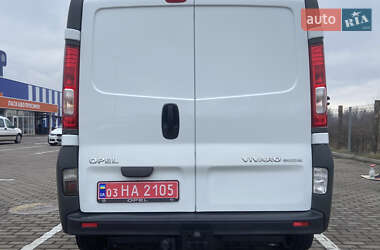 Вантажопасажирський фургон Opel Vivaro 2012 в Дубні