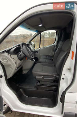 Вантажопасажирський фургон Opel Vivaro 2012 в Дубні