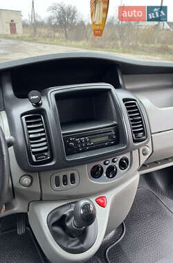 Мінівен Opel Vivaro 2011 в 