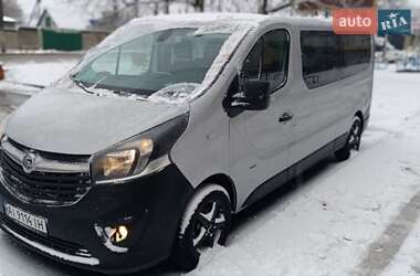 Мінівен Opel Vivaro 2015 в Житомирі